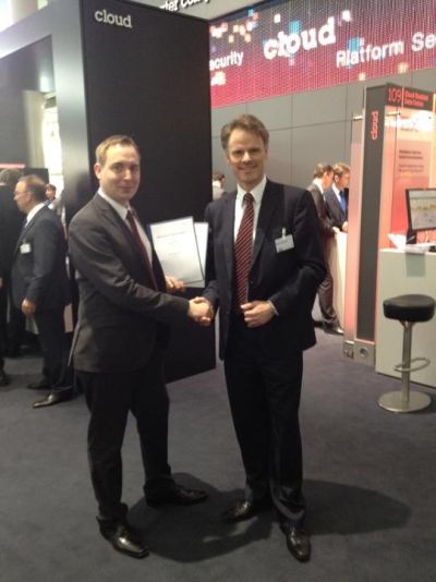 IBM Mittelstandschef Bernd Schierholz und Boris Limbach von der Intersolute auf der CeBIT 2012 in Hannover